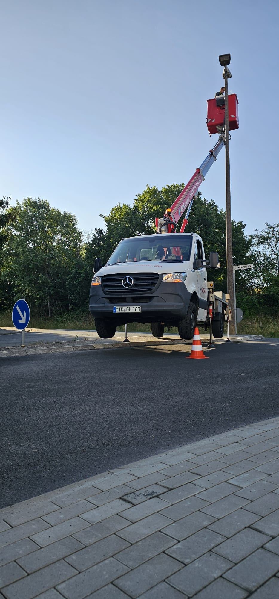 Hallenbeleuchtung Installation