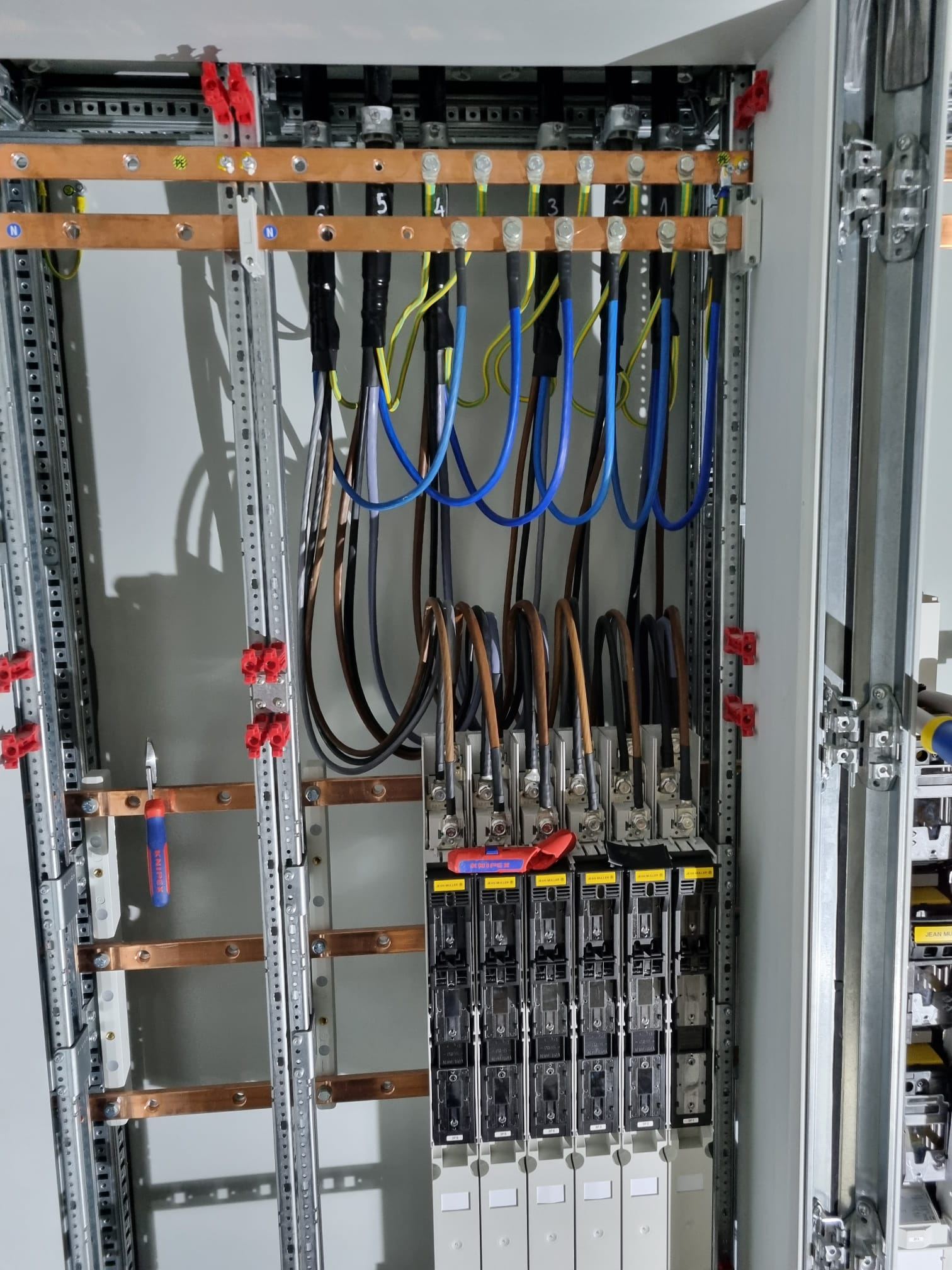 Schaltschrank Installation